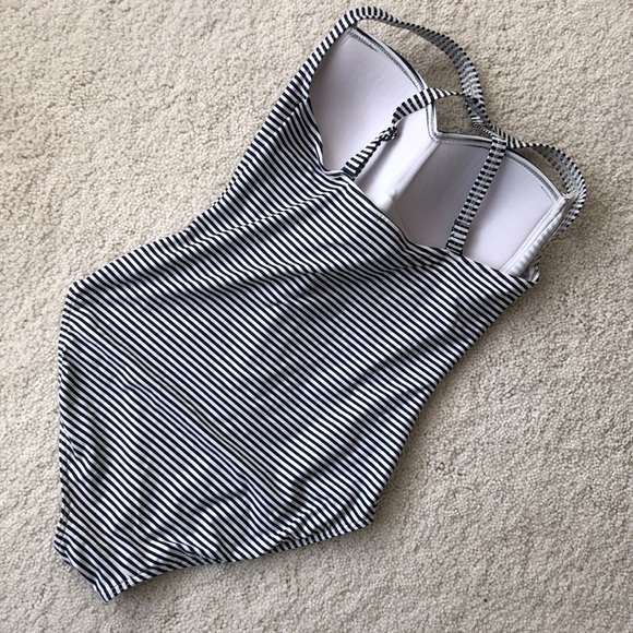 NWOT Nip Tuck Swim Sorrento Stripe Joanne One Piece Swimsuit Size 6 - Picture 7 of 16
